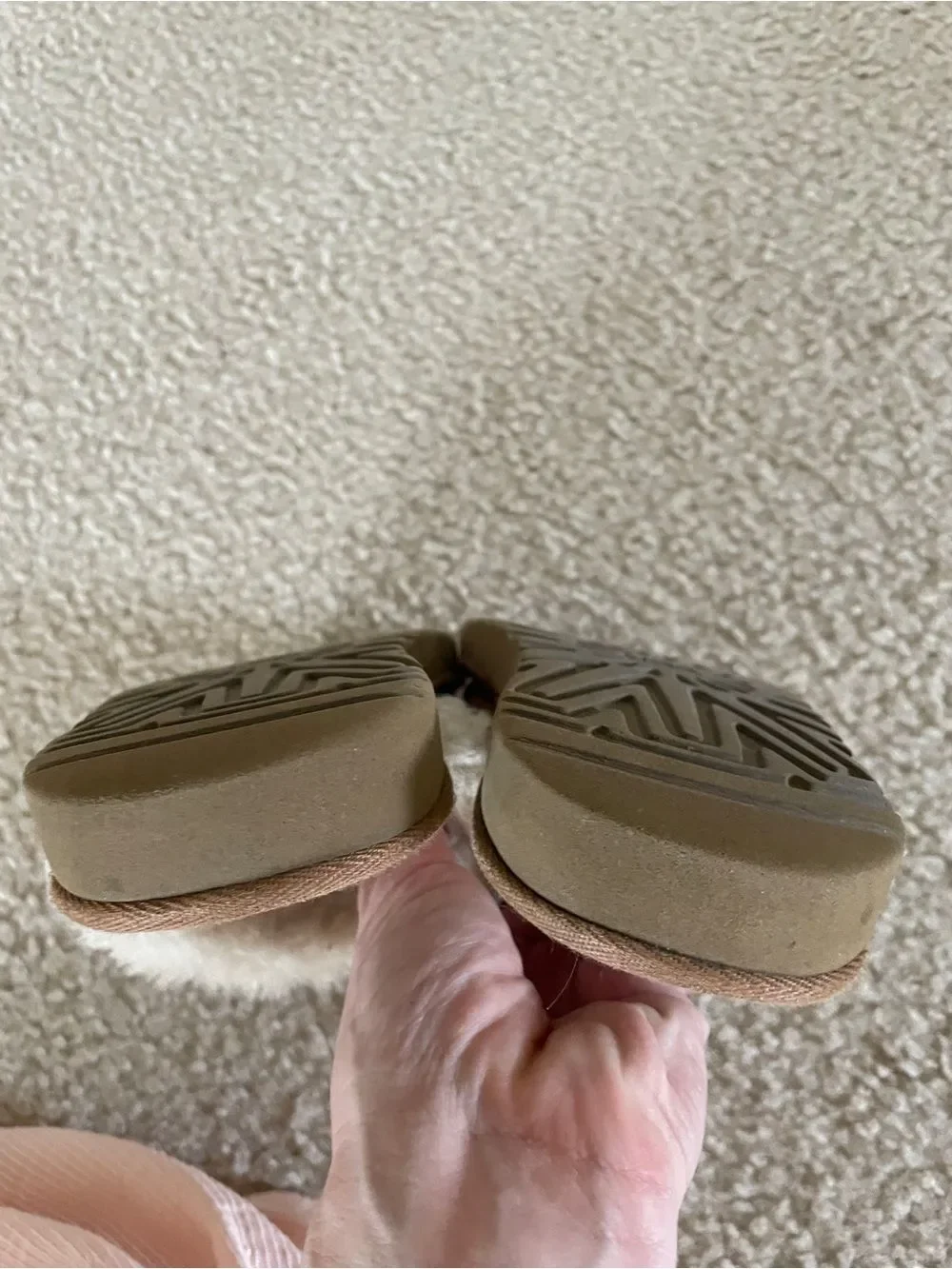 UGG Australia Kids’ Shearling Comfortable Slippers Size 1 Winter Cozy Leather